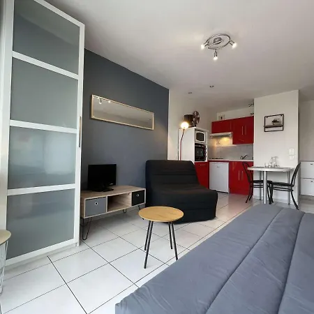 Avec Terrasse Et Parking, Proche - - Fr-1-246-607 Apartman La Rochelle