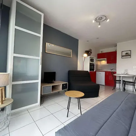 Avec Terrasse Et Parking, Proche - - Fr-1-246-607